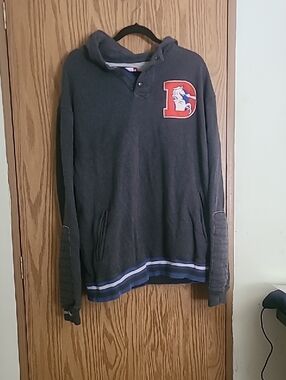 Mitchell & Ness Denver Broncos Throwback Vintage Gray Hooded Sweatshirt